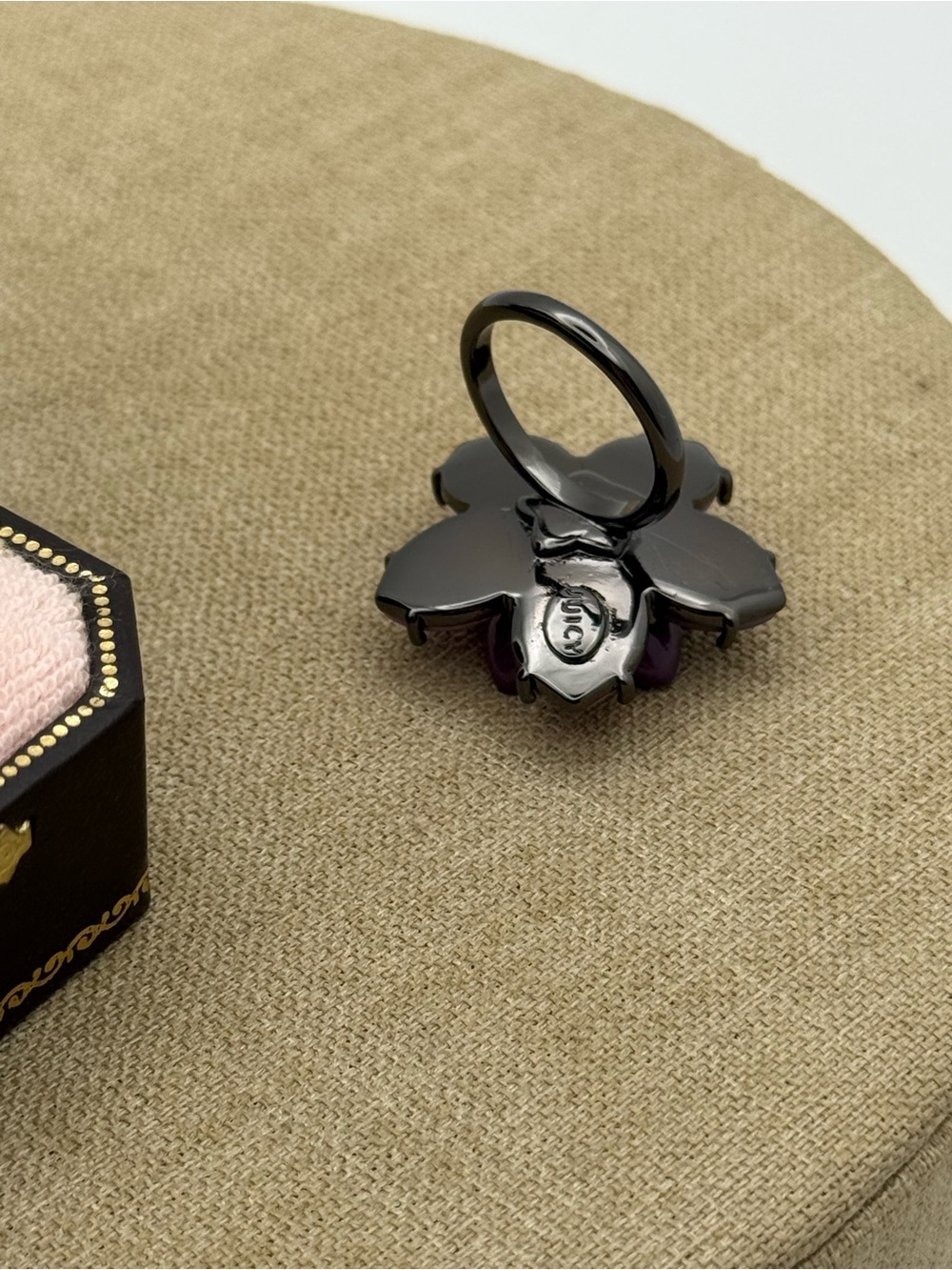 Juicy Couture Midnight Garden Purple Shell Rhinestone Lotus Flower Ring. - Picture 4 of 4